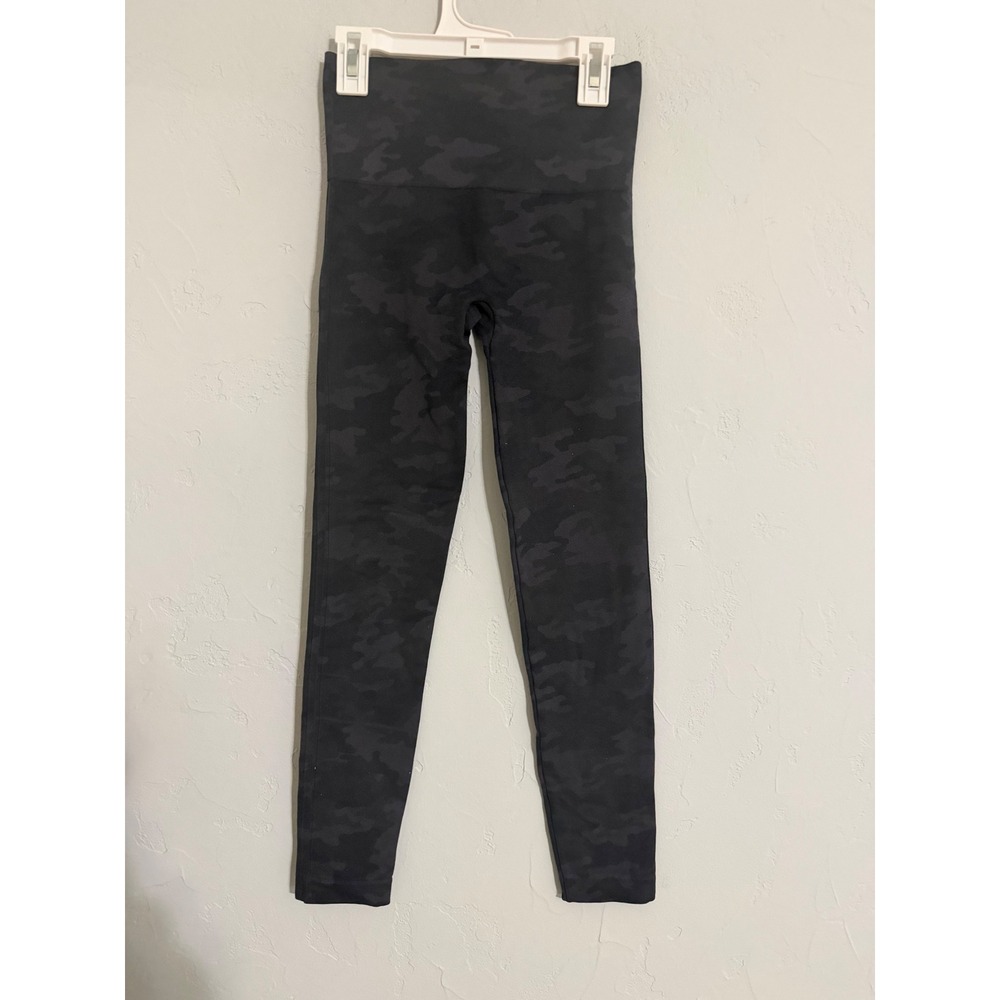 Spanx Look At Me Now Seamless Leggings Black Camo High Rise Small 20119R